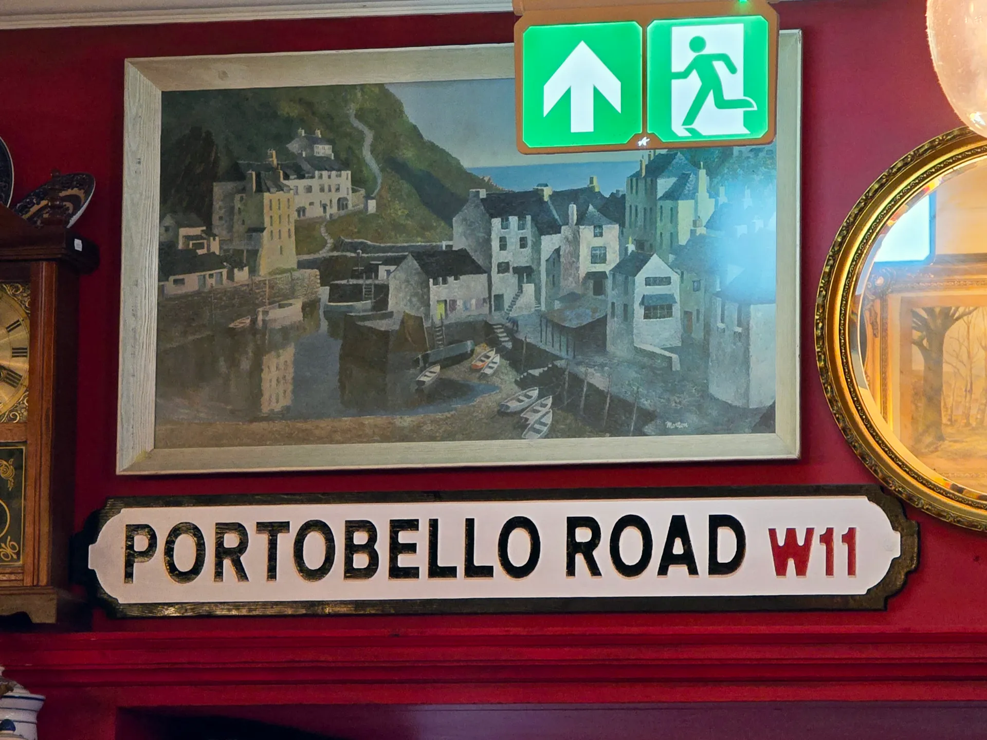 Paddington statue in Paddington Station