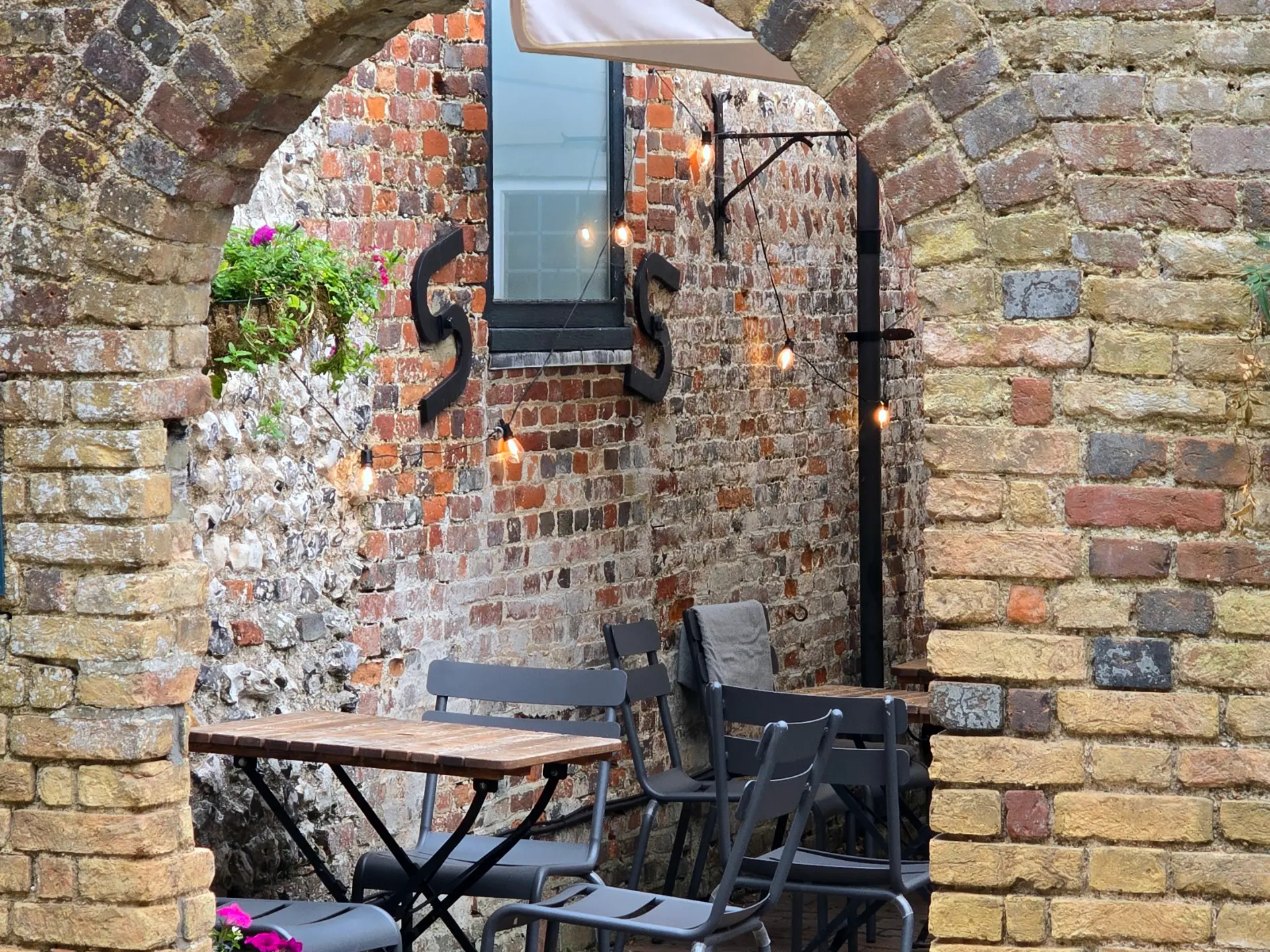 Cafe at the Seven Sisters Cliffs parking area