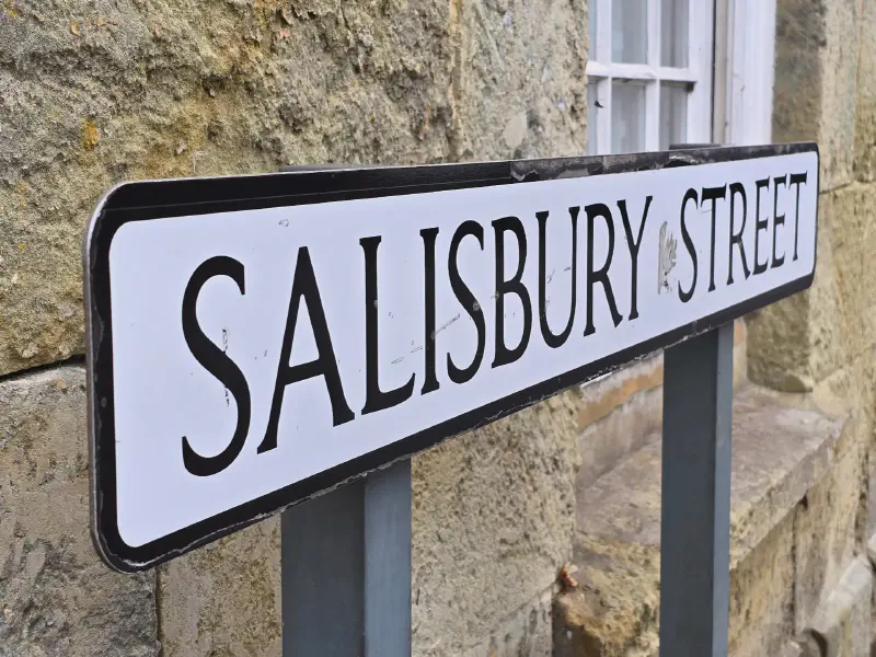 Street sign 'Salisbury Street'