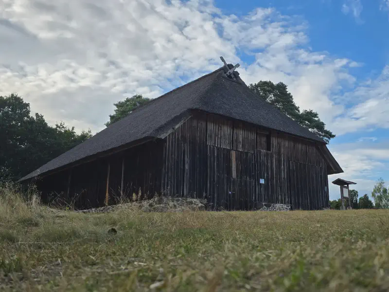 Der alte reetgedeckte Schafstall